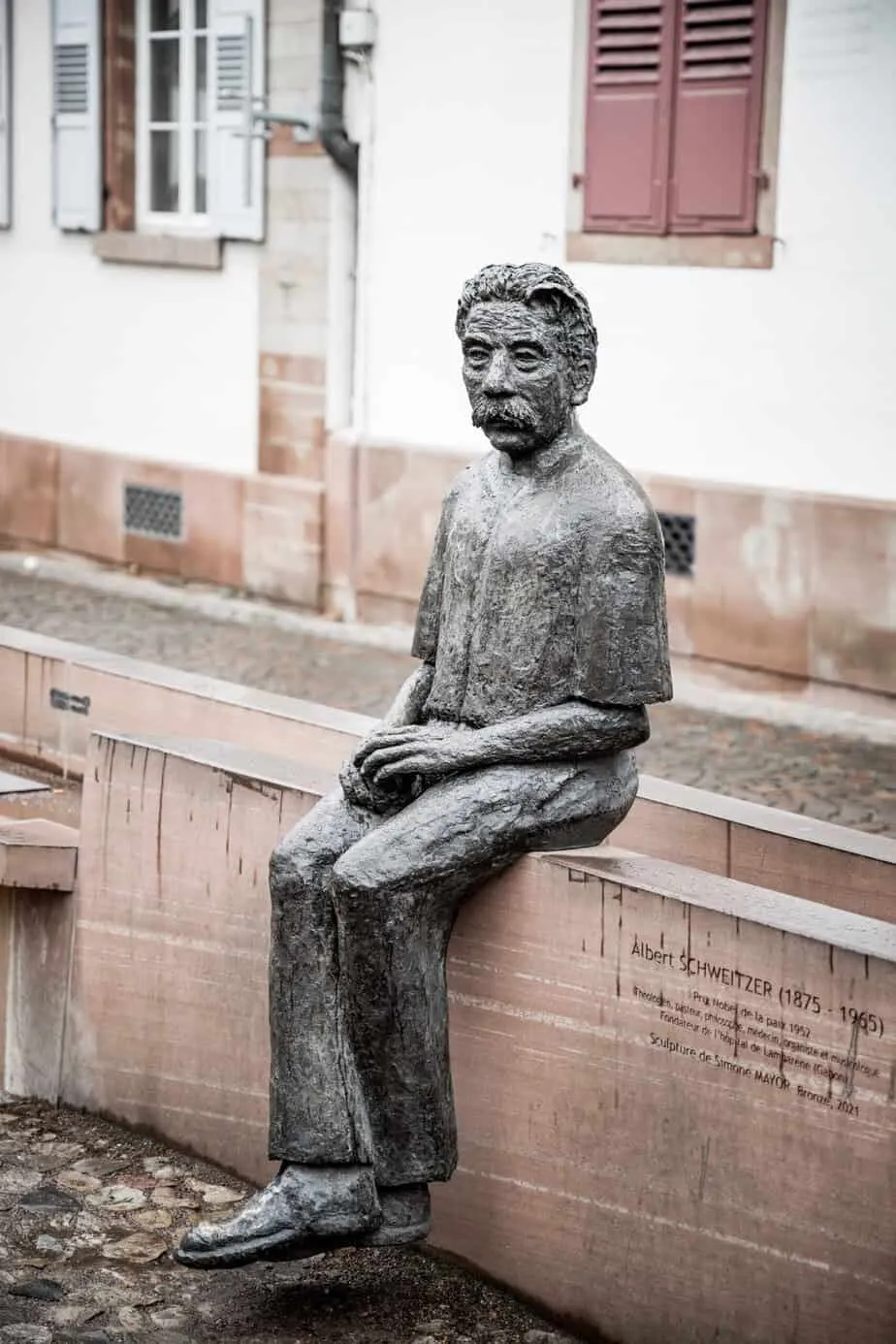 Albert-Schweitzer-Statue in Strasbourg