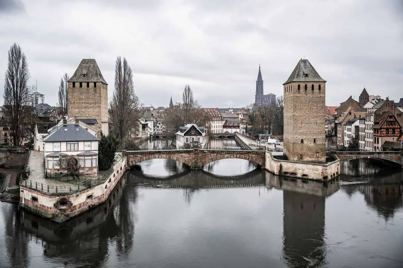Historische Brücken und Fassaden in Strasbourg