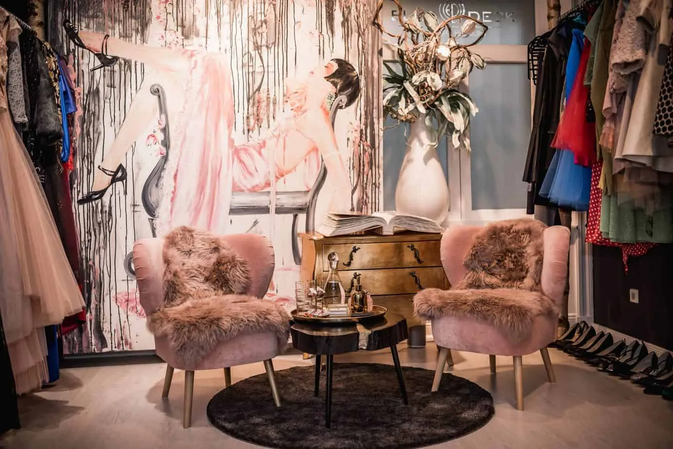 Blick in den Laden von Ella Deck Couture in Hamburg