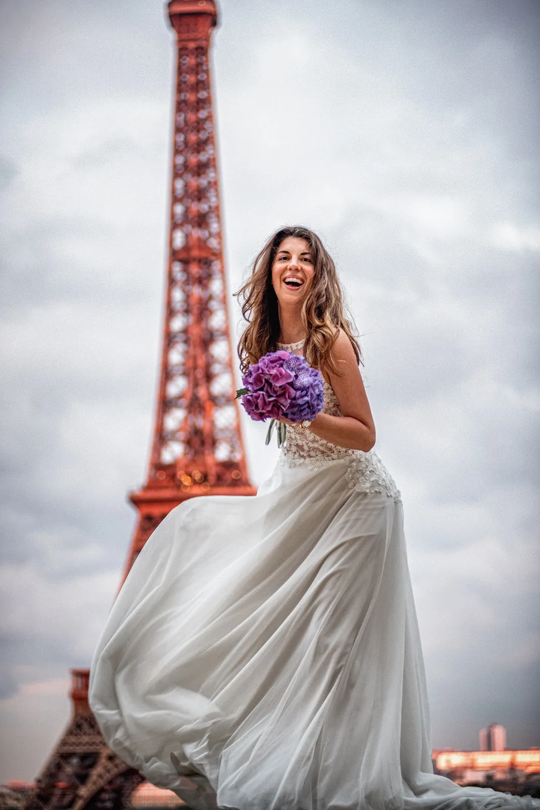 Brautportrait bei einer editorialen Traumhochzeit in Paris