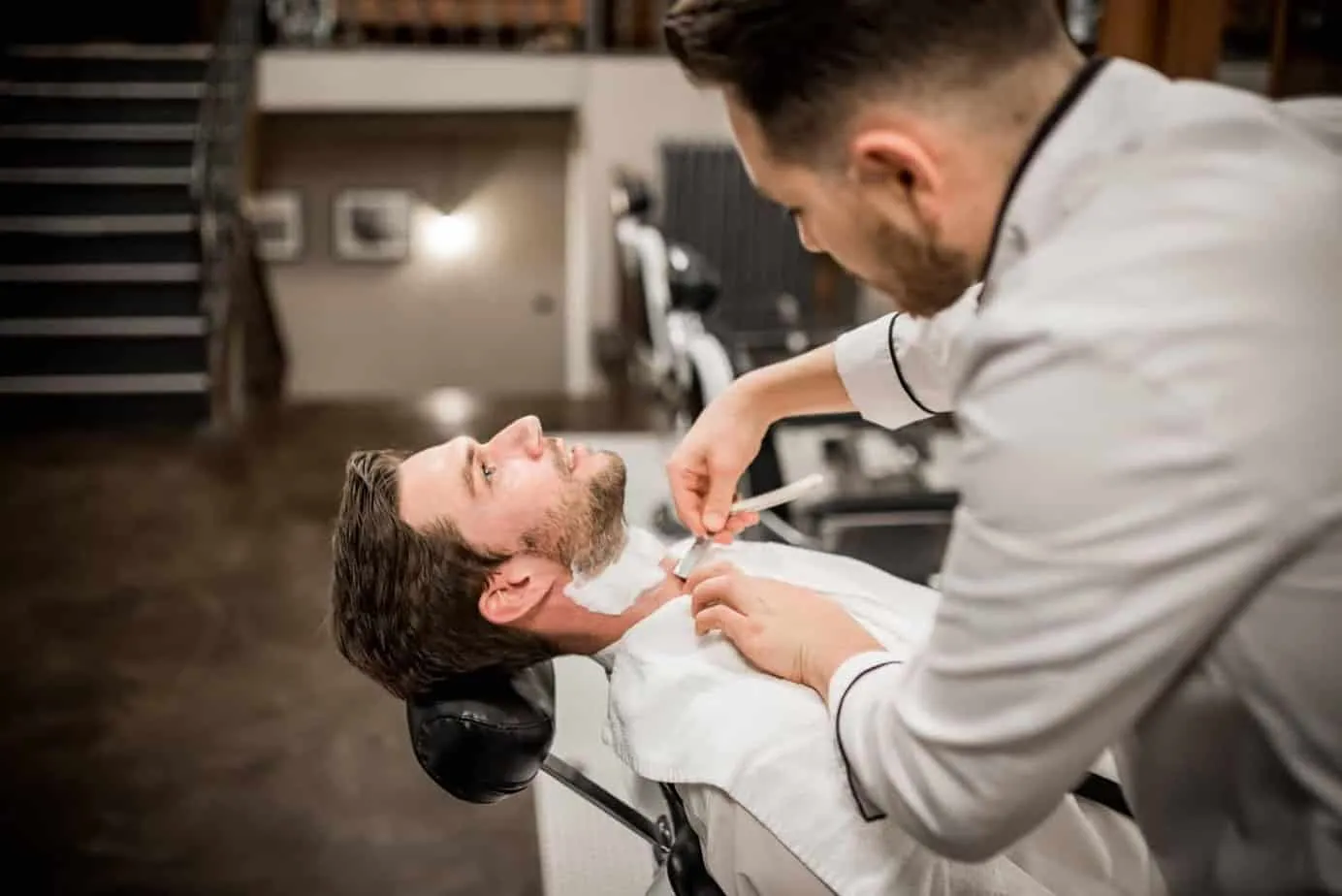 Bartpflege und Styling des Bräutigams in Hamburg