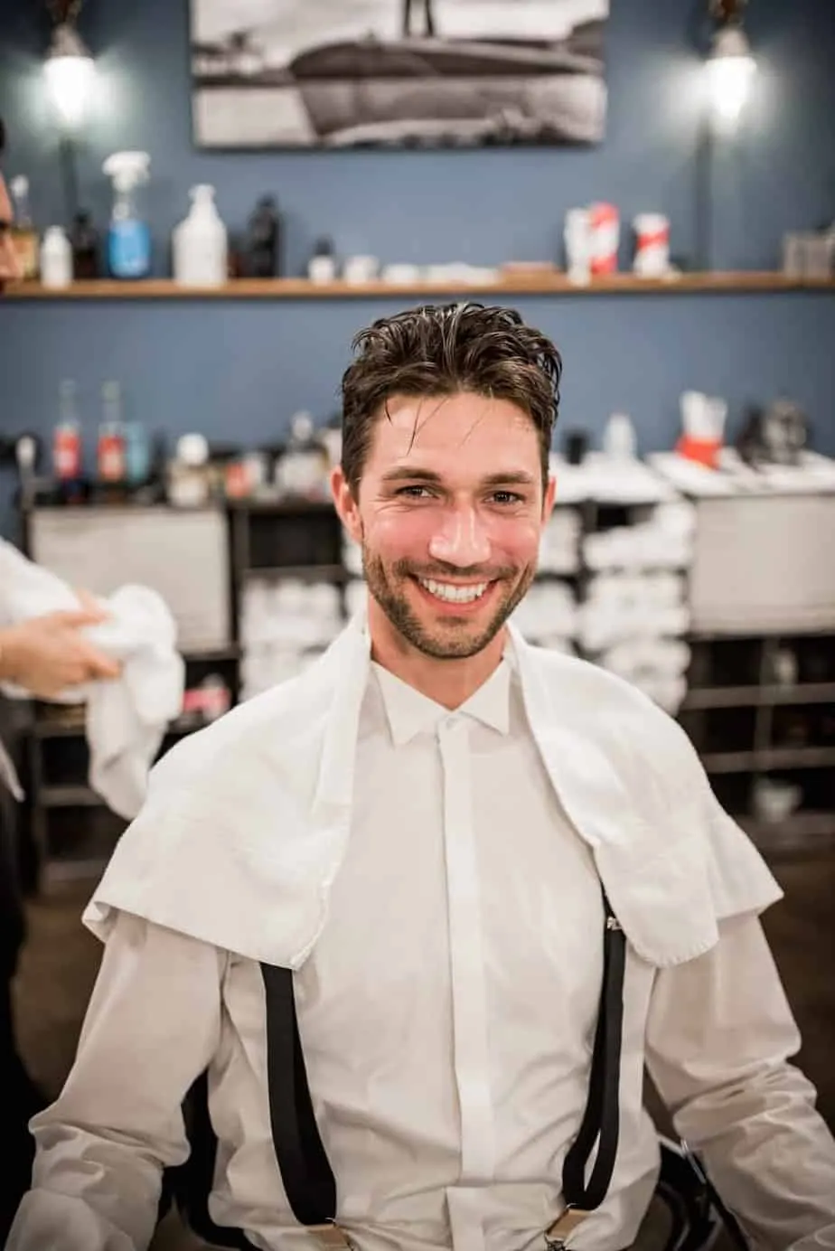 Stilvolles Herrenportrait beim Getting Ready