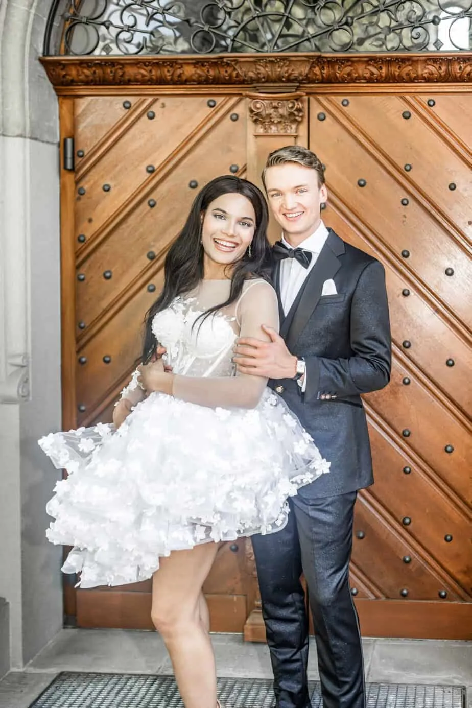 Inniger Moment von Stephanie und Laurin beim Elopement Shooting