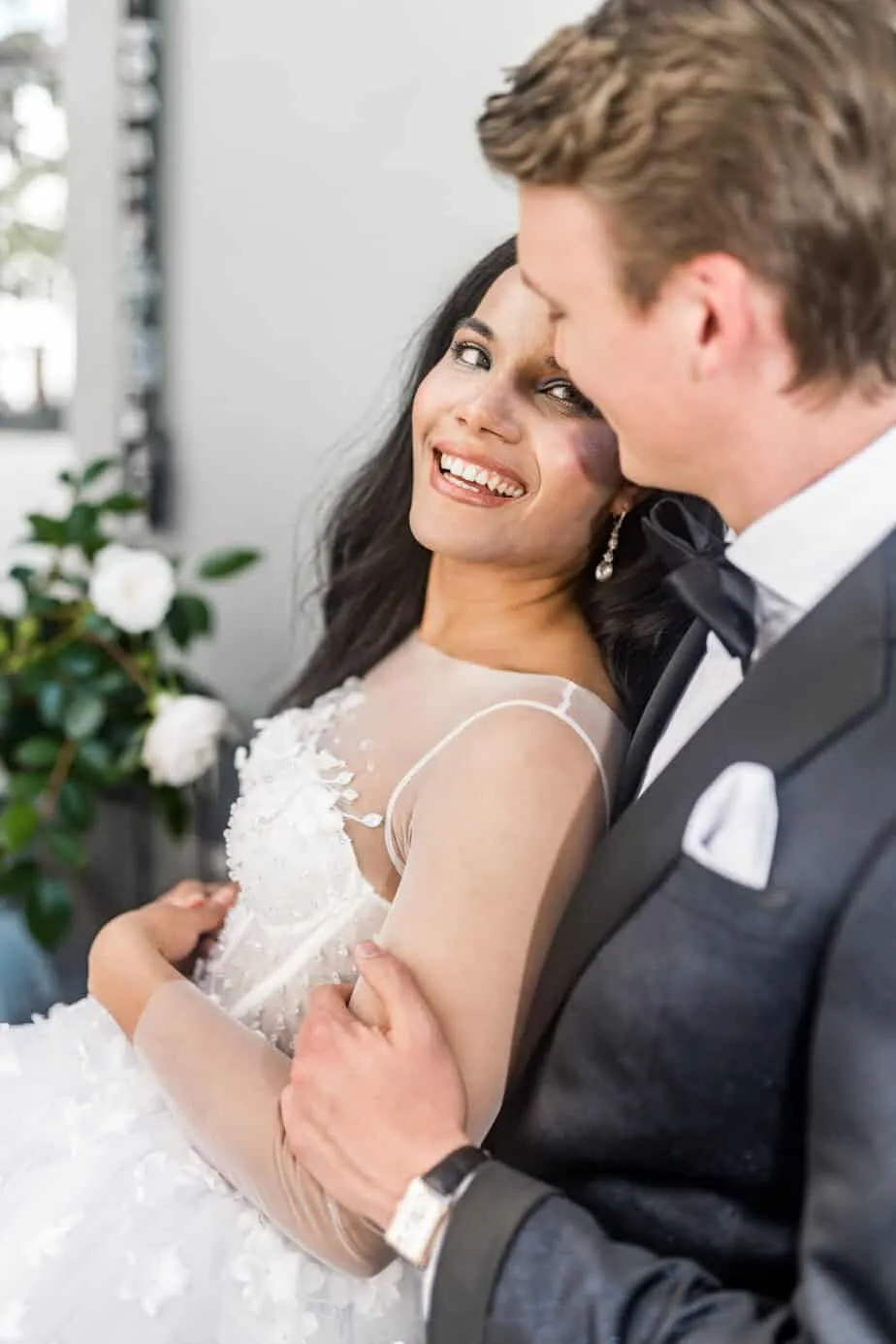Laurin im Maßanzug beim Styled Elopement Fotoshooting