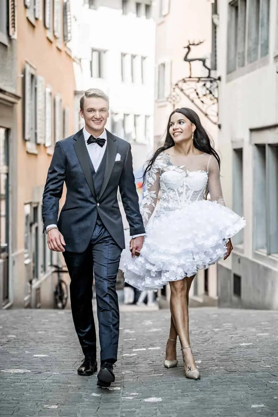 Stephanie und Laurin nah beieinander beim Styled Shooting