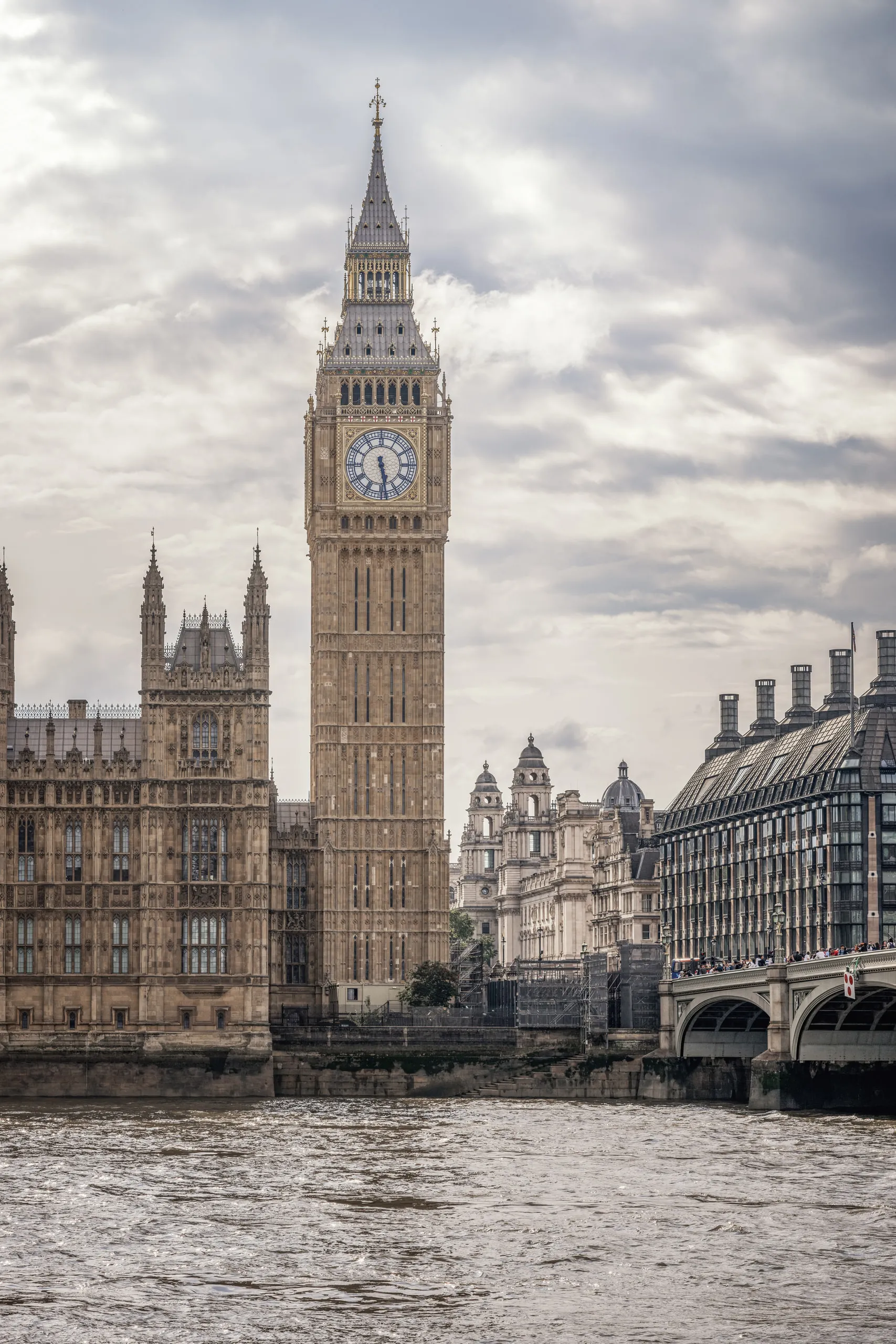 Big Ben und Palace of Westminster als Londoner Kulisse der Editorialserie