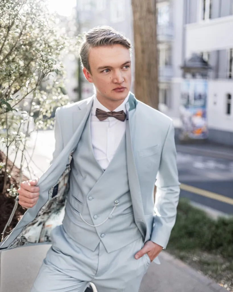 Stephanie und Laurin bei einem modernen Elopement Fotoshooting