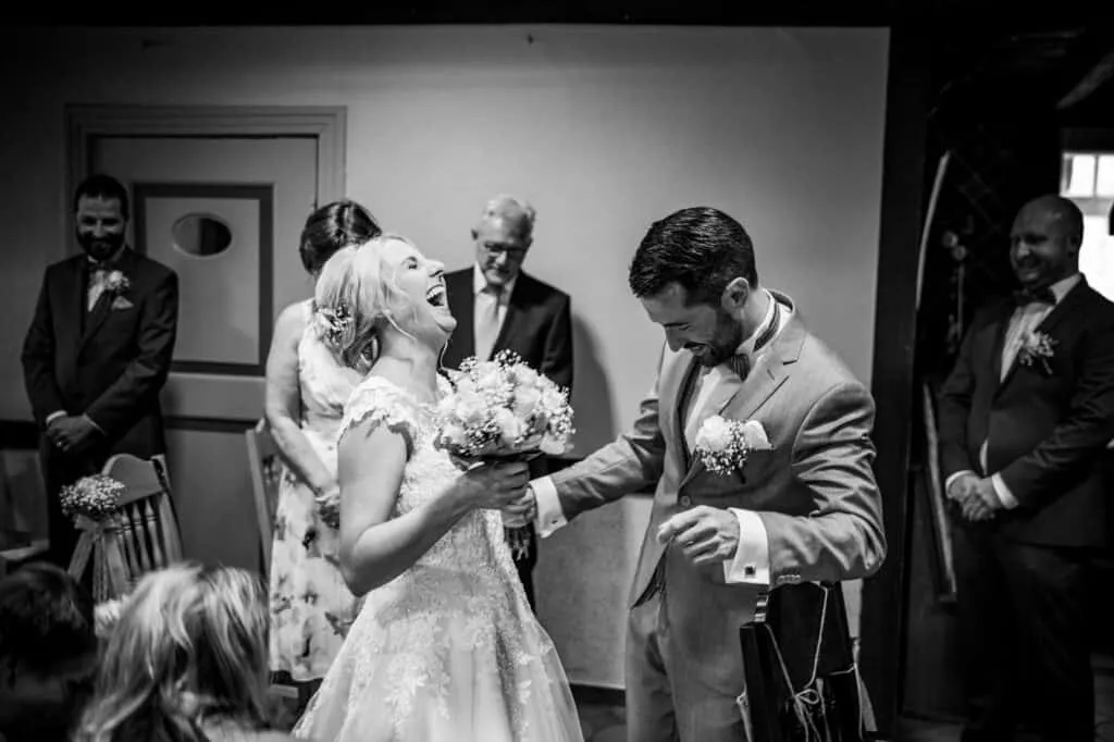 Ringtausch bei der standesamtlichen Hochzeit in Scheeßel