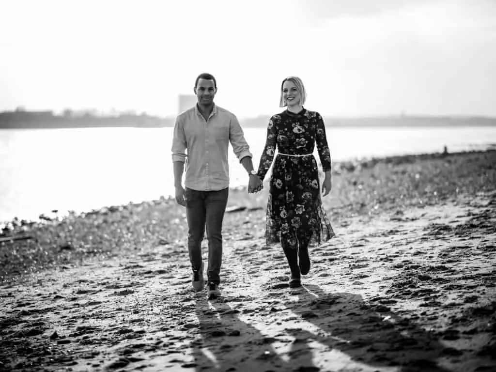 Paarshooting am Elbstrand in ruhiger Nähe