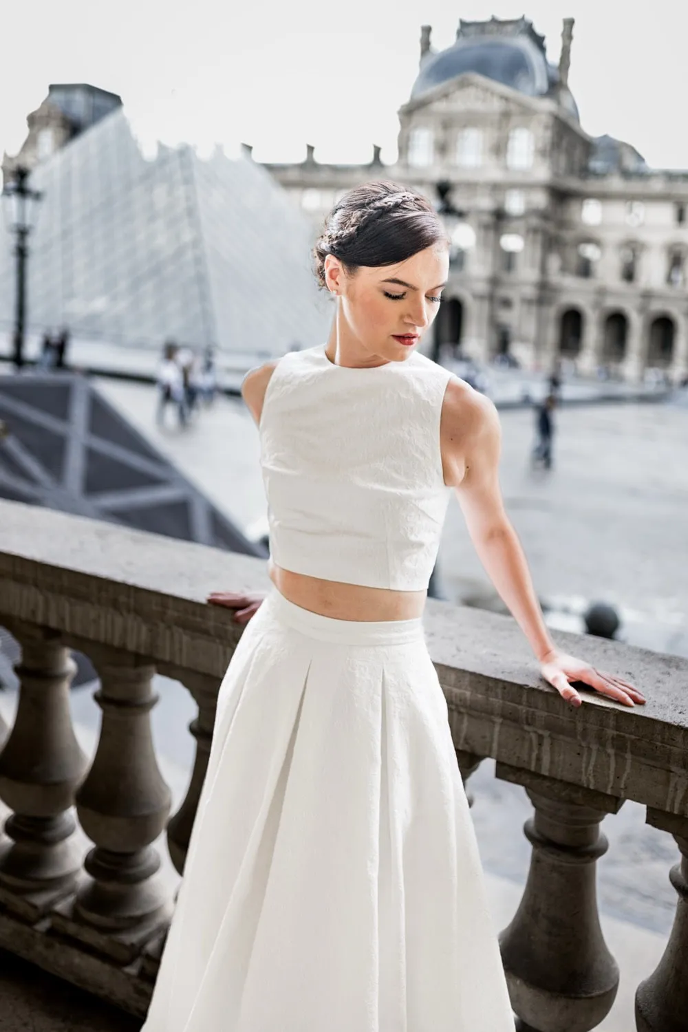 Braut im zweiteiligen Kleid mit Hair und Make-up von Yildiz Duman-Werner
