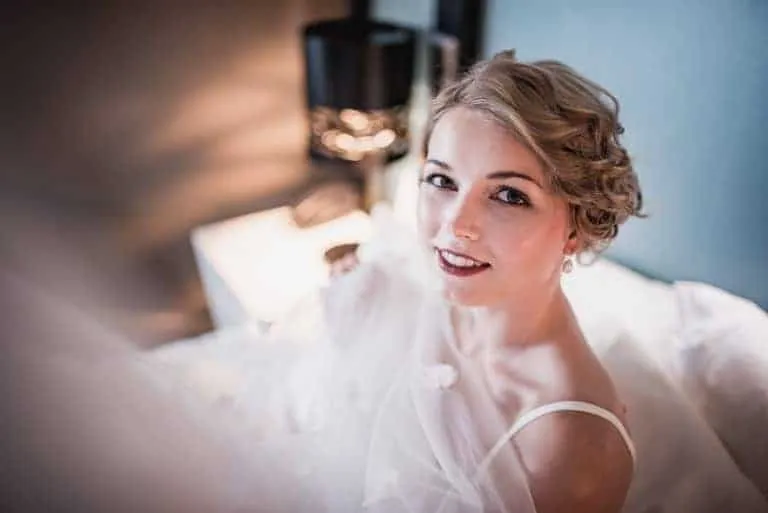 Visagistin begleitet das Brautstyling in Hamburg