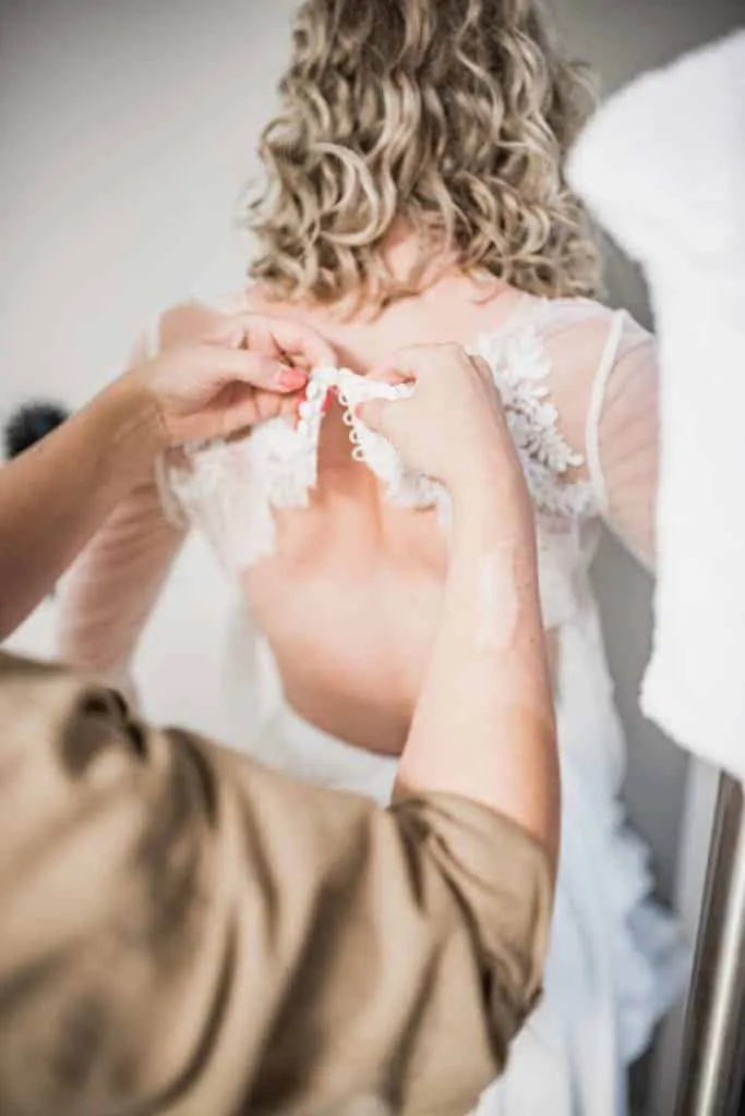 Visagistin begleitet das Brautstyling in Hamburg
