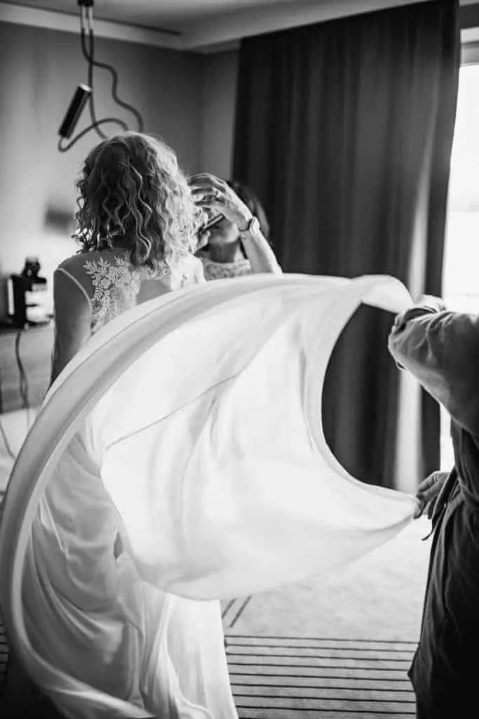 Visagistin begleitet das Brautstyling in Hamburg