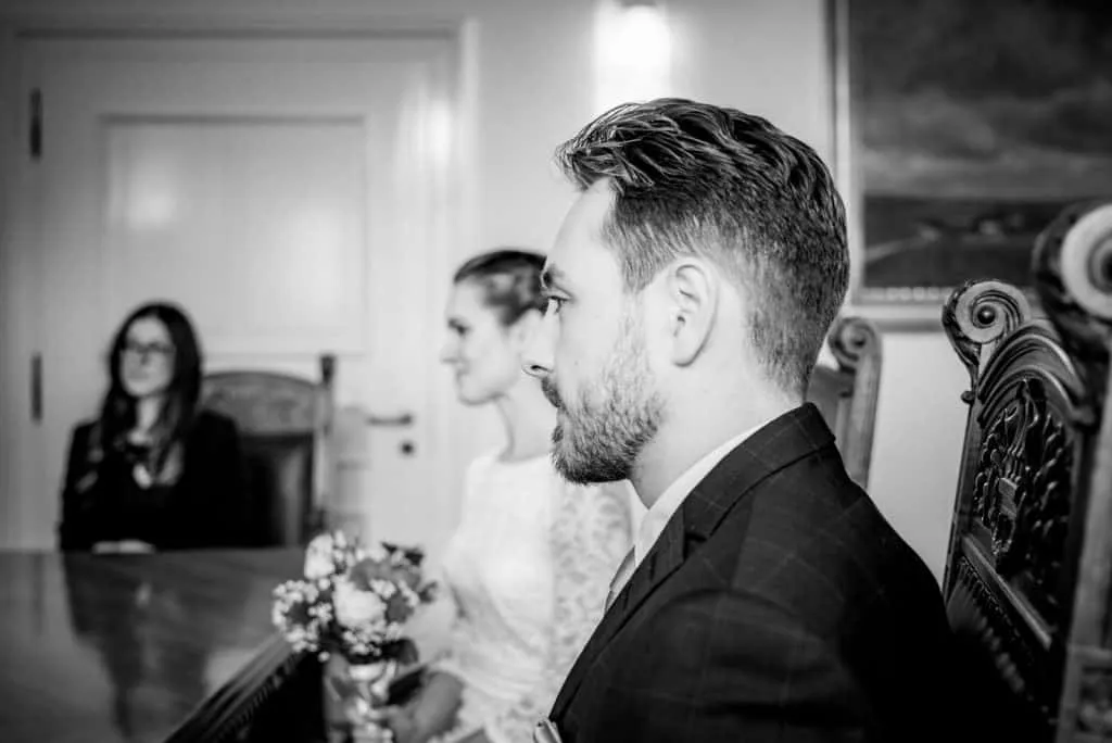 Roberta und Daniel während ihrer standesamtlichen Trauung