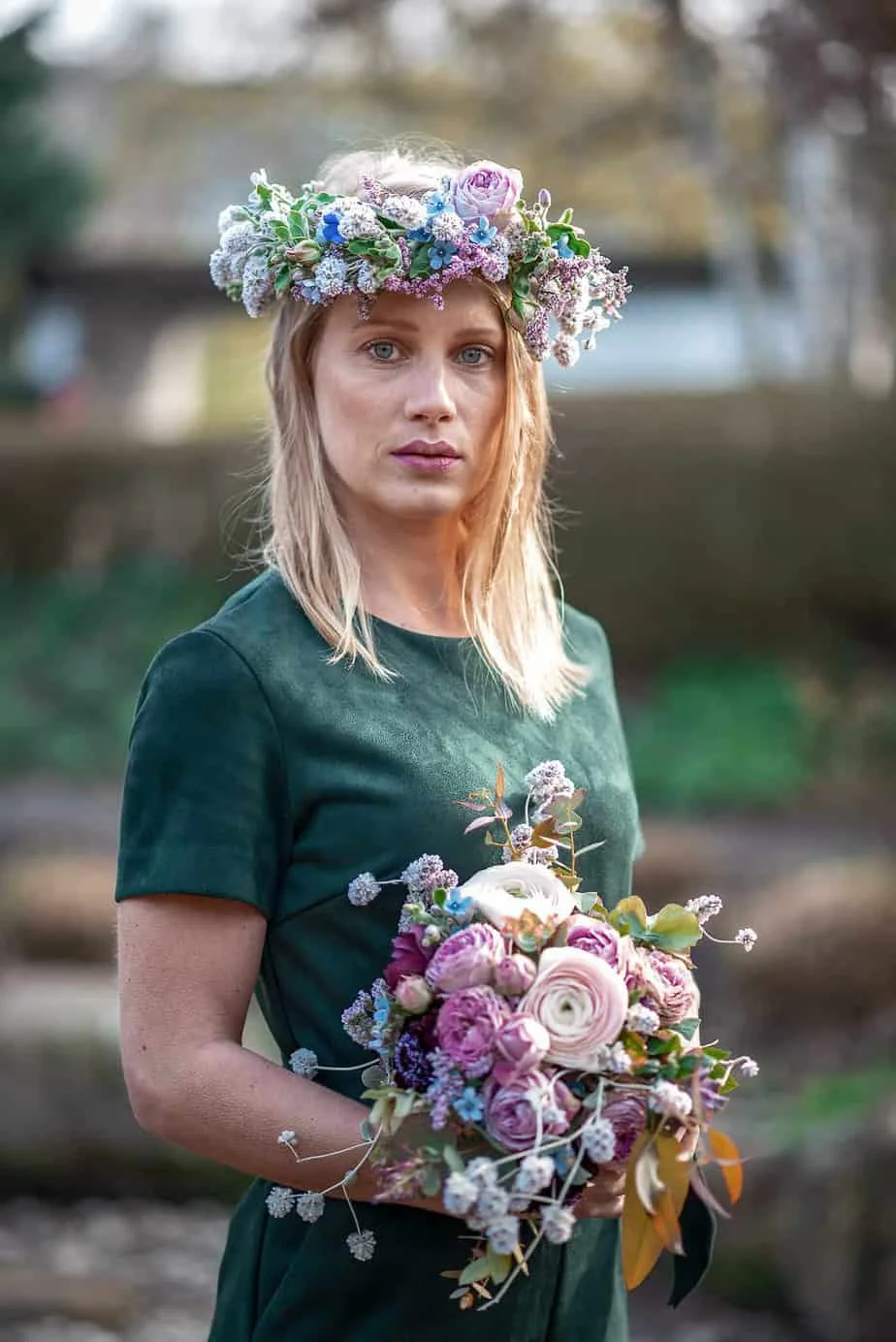 Florales Portrait in ruhiger natürlicher Bildsprache