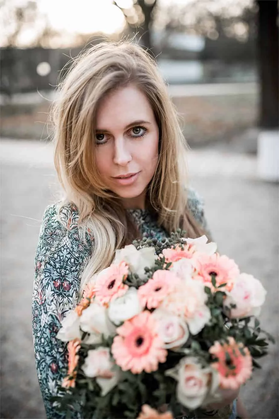 Kreative Peoplefotografie mit floralen Details
