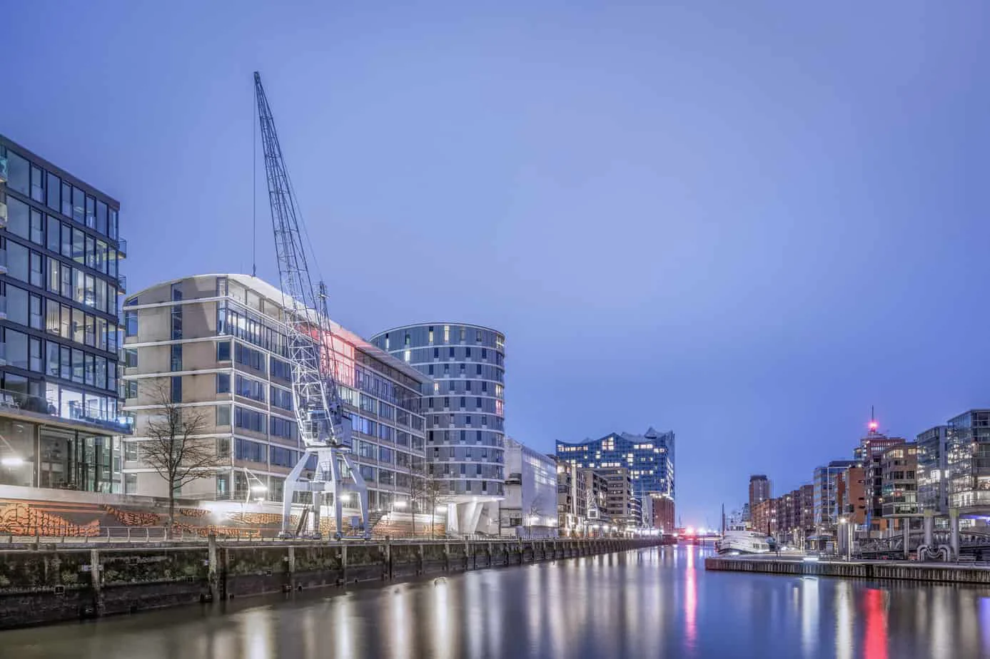 Günstig Parken an der Elbphilharmonie