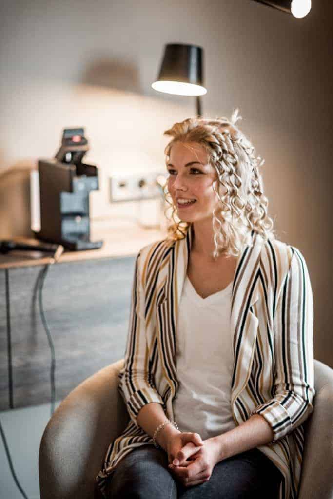 Braut beim Getting Ready