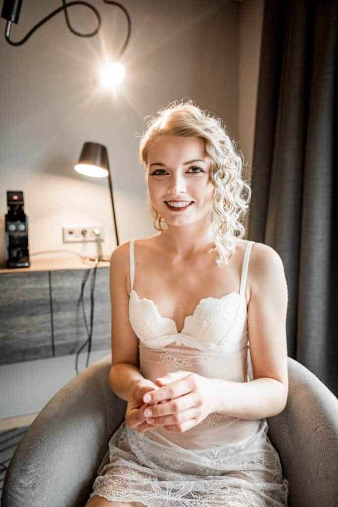 Braut beim Styling
