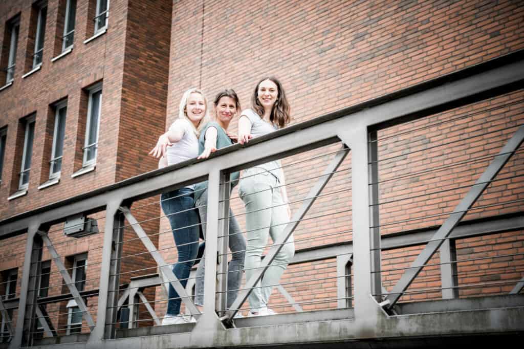 3 Frauen beim JGA in der Hafencity